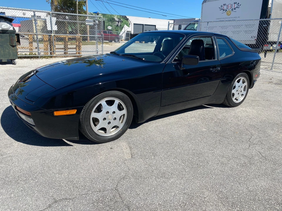 1989 Porsche 944 Turbo - Image 3 of 5