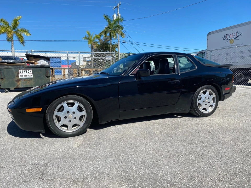 1989 Porsche 944 Turbo - Image 2 of 5