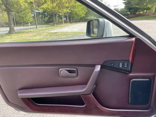 1989 Porsche 944 S2 - Image 10 of 18