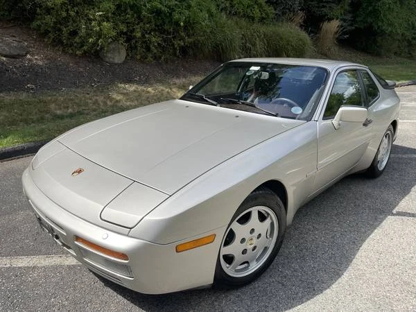 1989 Porsche 944 S2 - Image 2 of 18