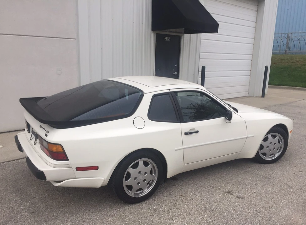 1989 Porsche 944 S2 - Image 5 of 31