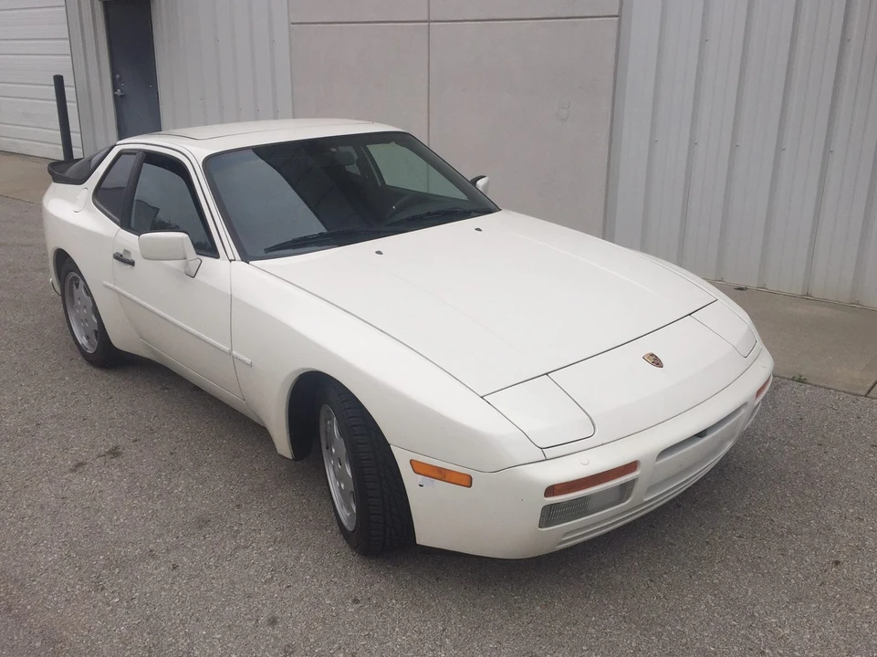 1989 Porsche 944 S2 - Image 3 of 31