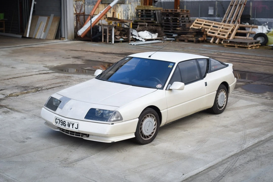 1989 Renault - Image 2 of 30