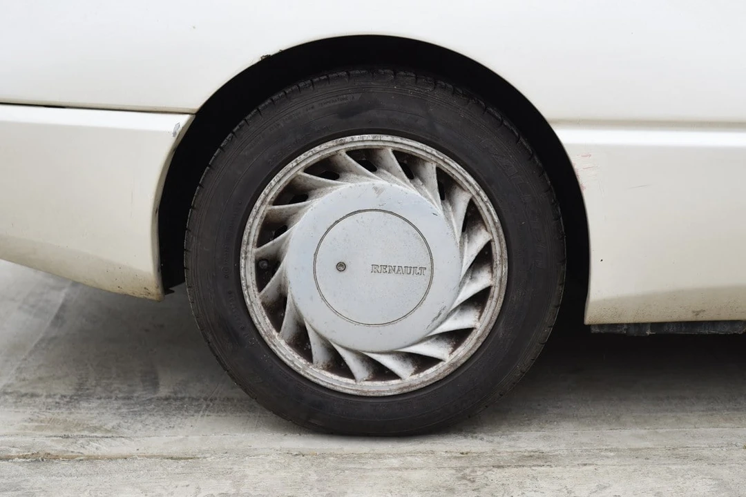1989 Renault - Image 23 of 30