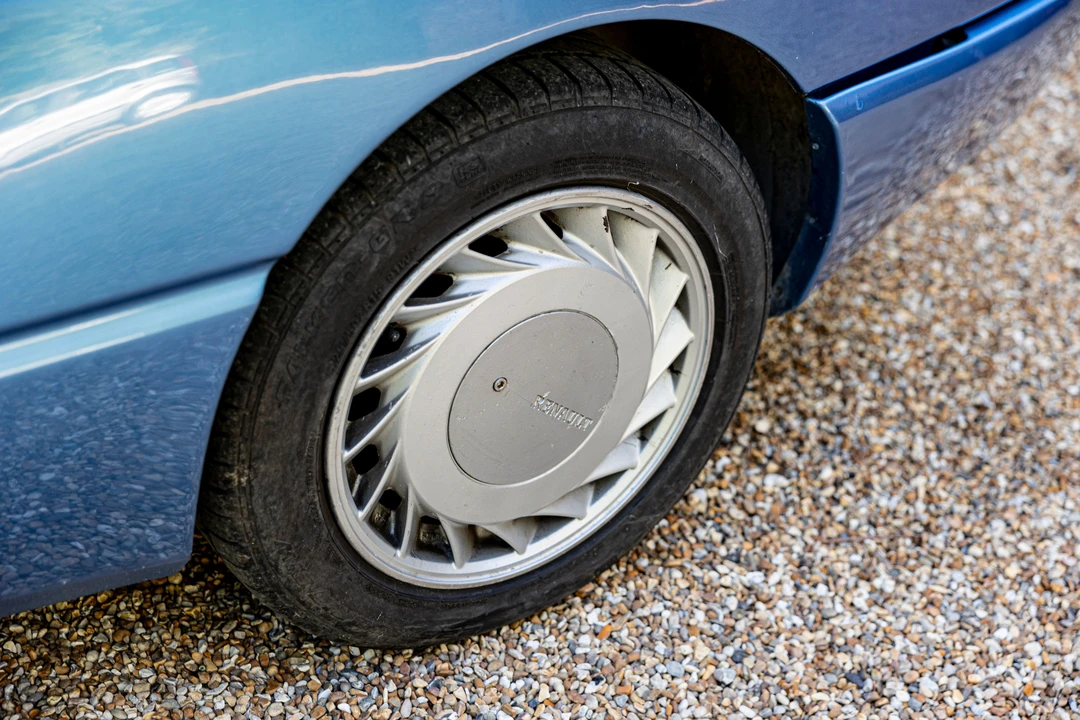 1989 Renault - Image 6 of 22