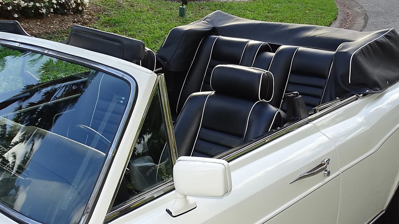1989 Rolls-Royce Corniche - Image 13 of 25