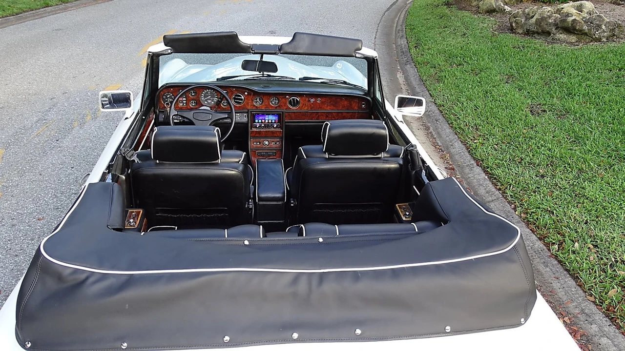 1989 Rolls-Royce Corniche - Image 12 of 25