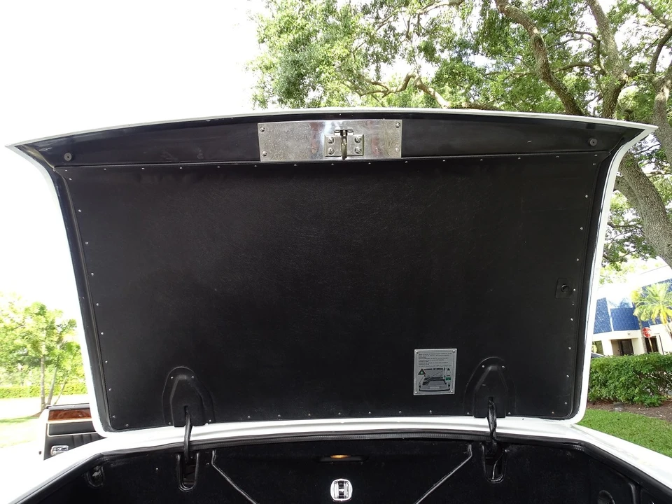 1989 Rolls-Royce Corniche - Image 20 of 25