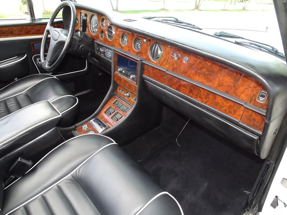 1989 Rolls-Royce Corniche - Image 15 of 25