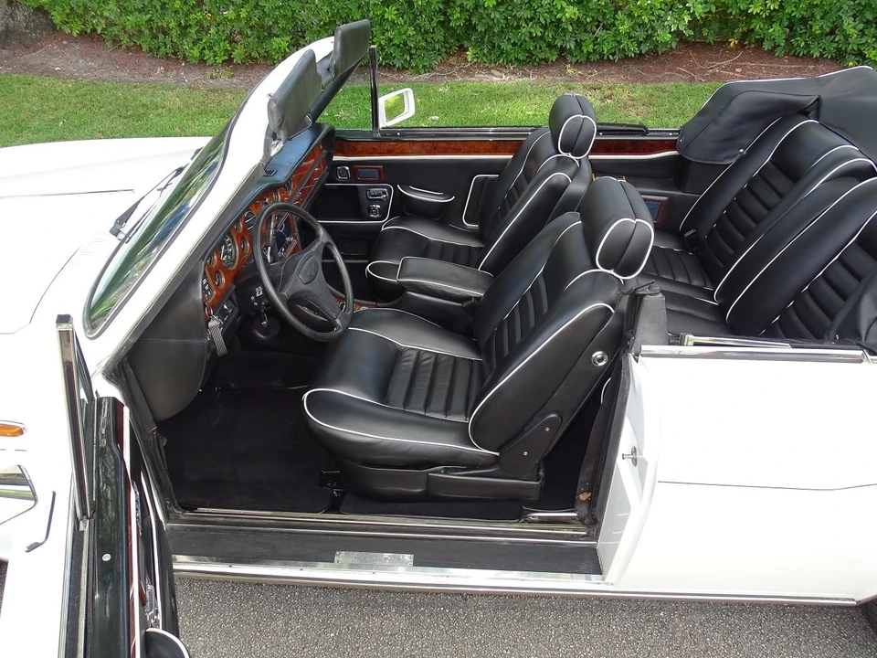 1989 Rolls-Royce Corniche - Image 16 of 25