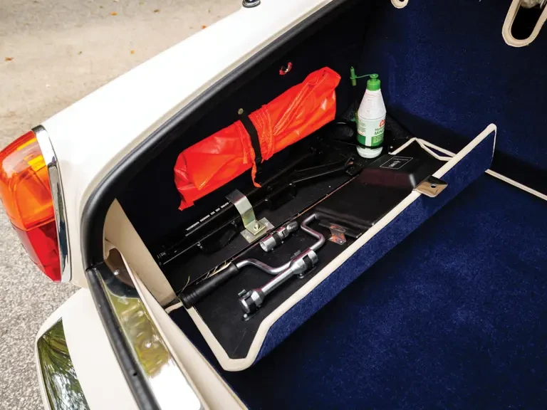 1989 Rolls-Royce Corniche Series II - Image 25 of 30