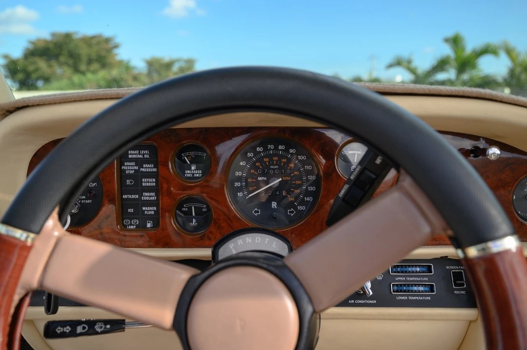 1989 Rolls-Royce Corniche Series III - Image 24 of 31
