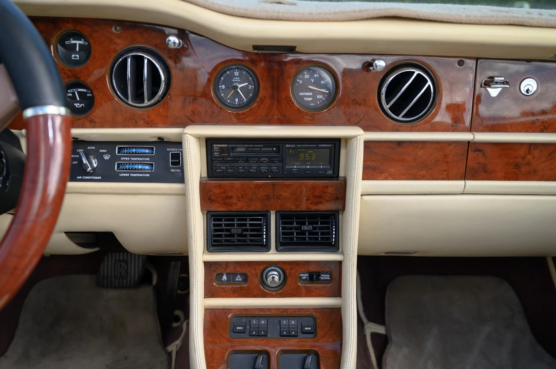 1989 Rolls-Royce Corniche Series III - Image 25 of 31