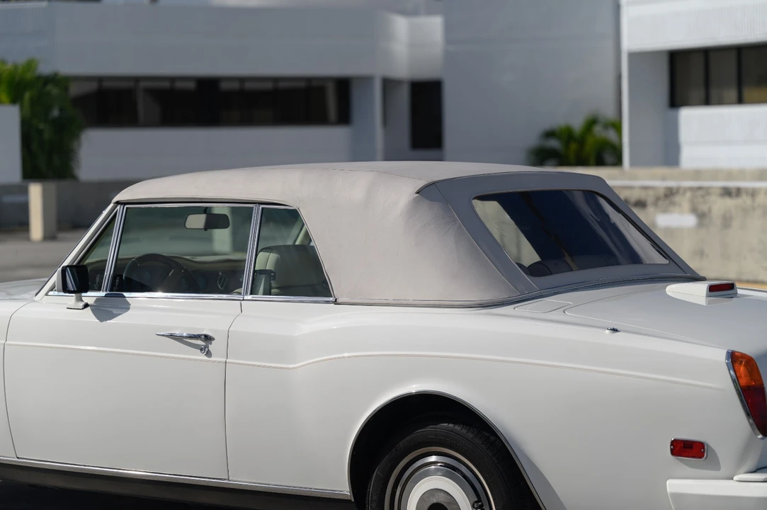 1989 Rolls-Royce Corniche Series III - Image 4 of 31
