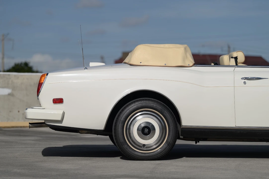 1989 Rolls-Royce Corniche Series III - Image 18 of 31