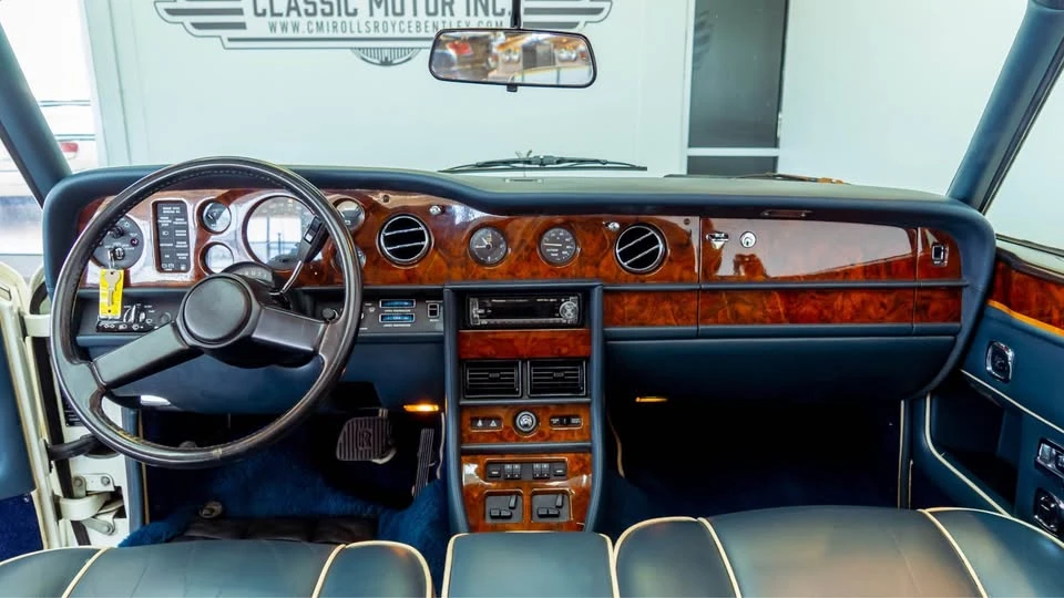 1989 Rolls-Royce Corniche Series III - Image 11 of 17