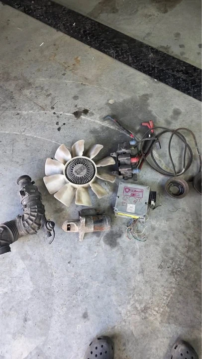 1989 Parts & Memorabilia Engines - Image 2 of 5