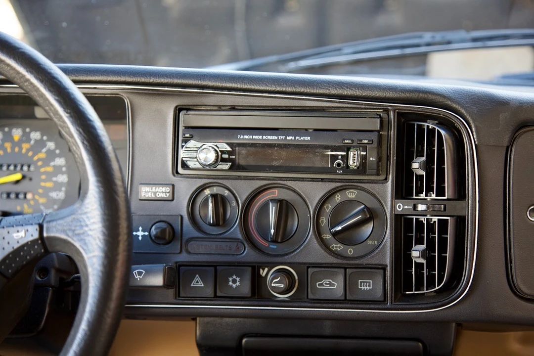 1989 Saab 900 1st Gen - Image 15 of 21