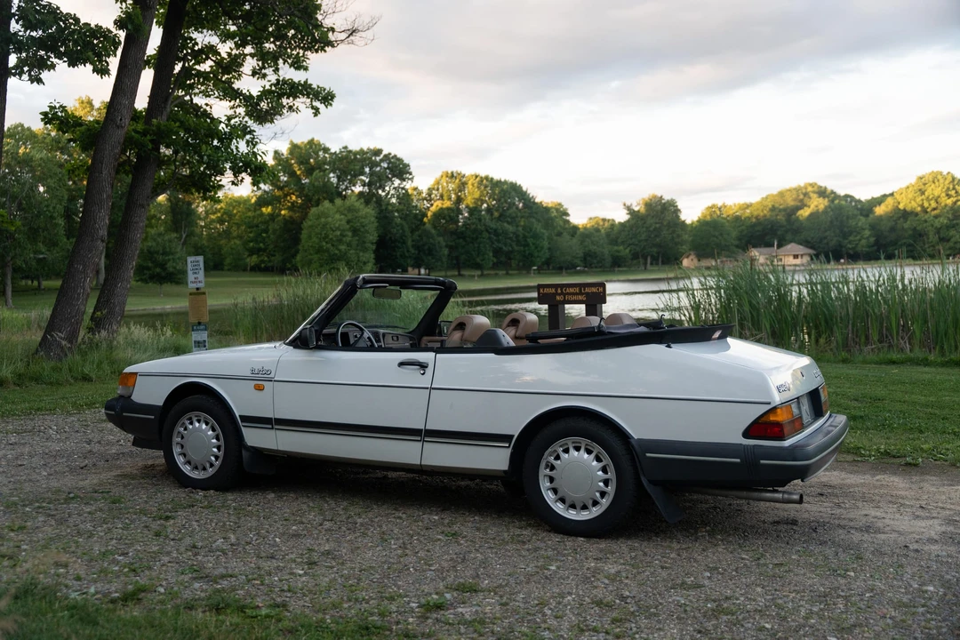 1989 Saab 900 Turbo 1st Gen - Image 24 of 31