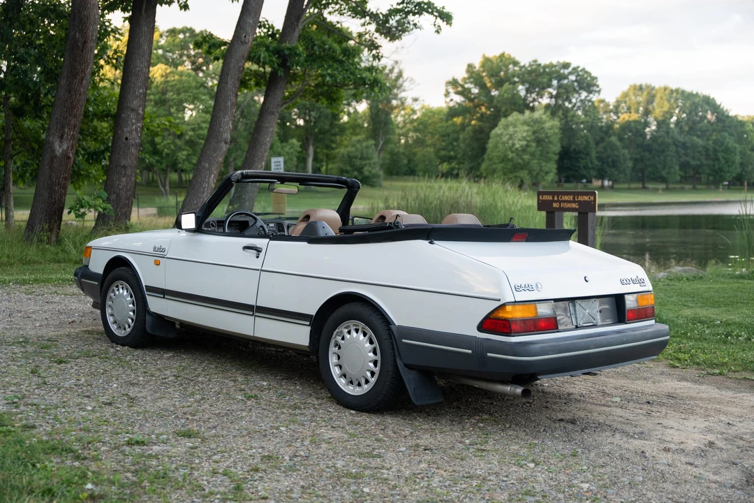 1989 Saab 900 Turbo 1st Gen - Image 26 of 31