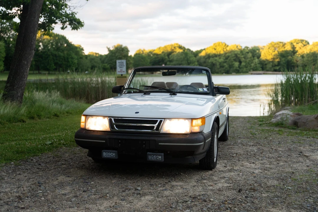 1989 Saab 900 Turbo 1st Gen - Image 2 of 31