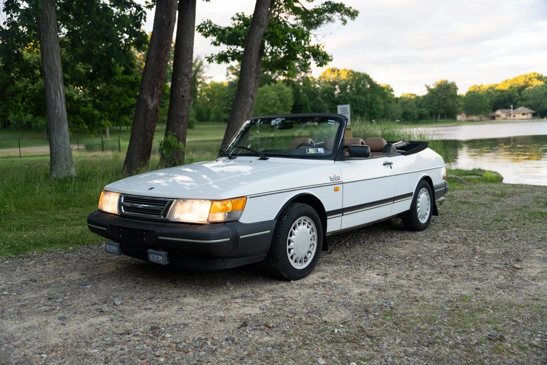 1989 Saab 900 Turbo 1st Gen - Image 16 of 31