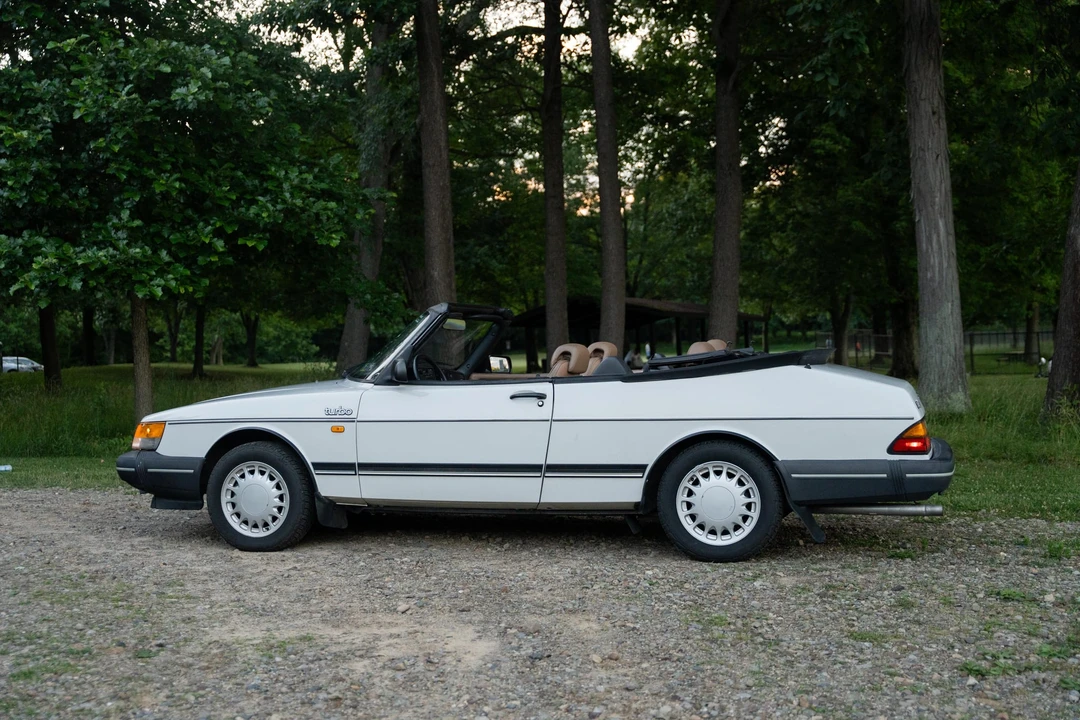 1989 Saab 900 Turbo 1st Gen - Image 23 of 31