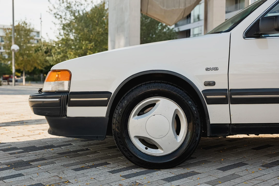1989 Saab 9000 - Image 26 of 31