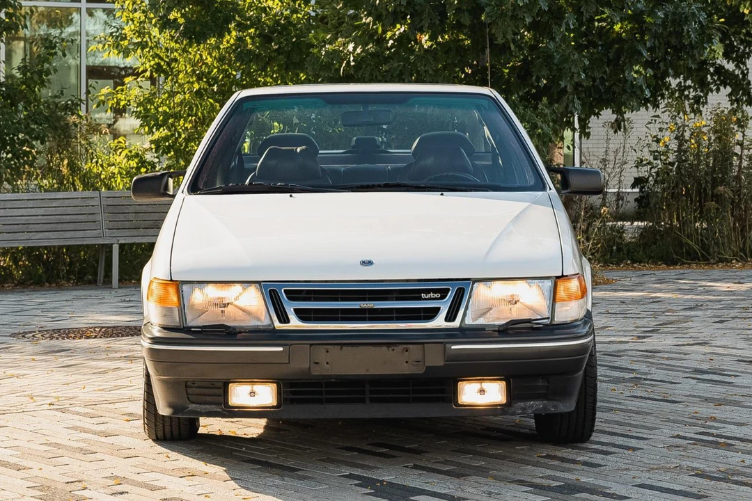 1989 Saab 9000 - Image 2 of 31