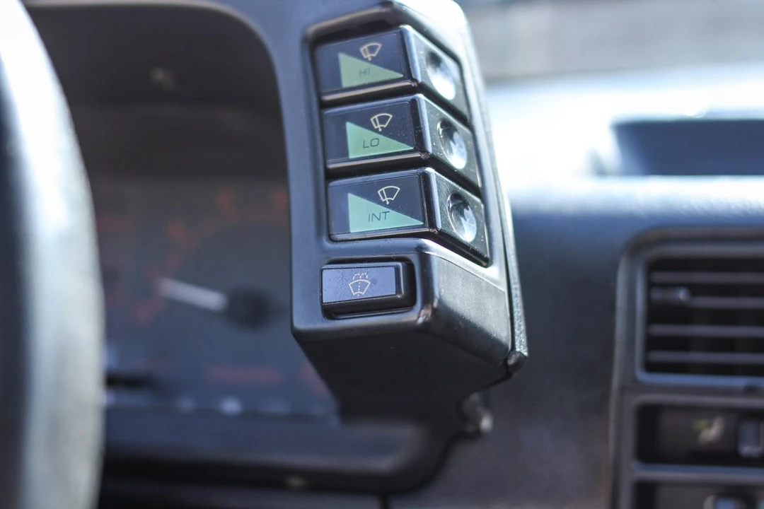 1989 Suzuki - Image 22 of 31
