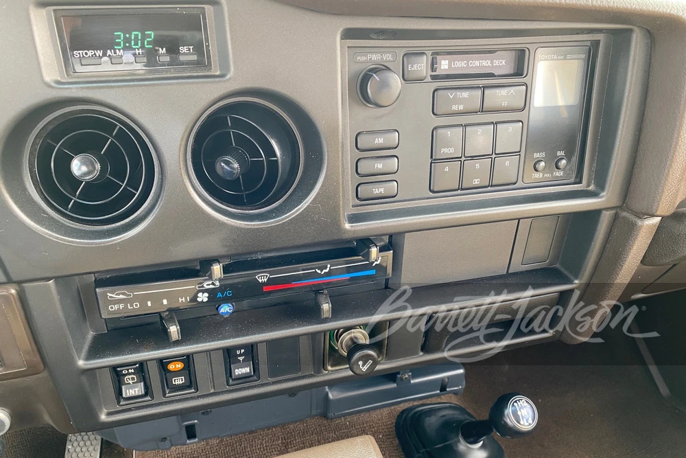 1989 Toyota J60 Land Cruiser - Image 8 of 13