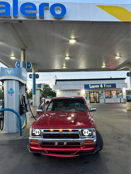 1989 Toyota Dolphin - Image 2 of 17