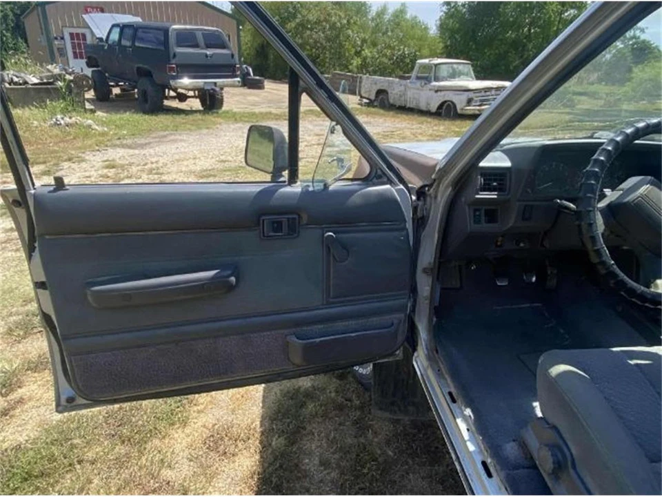 1989 Toyota 4Runner 1st Gen - Image 13 of 19