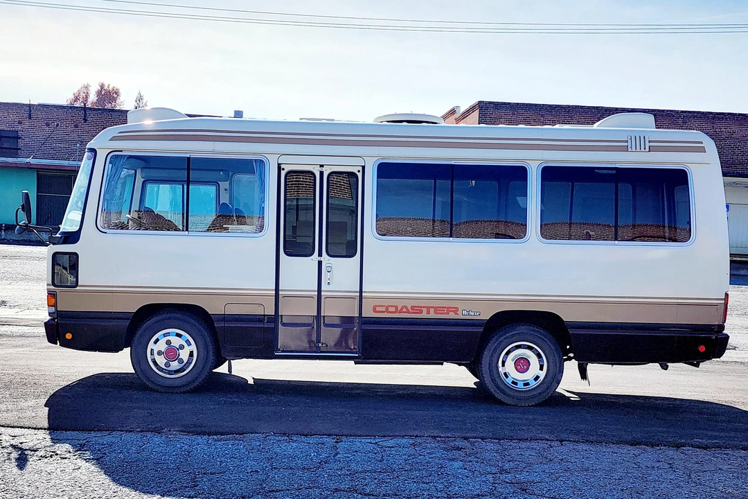 1989 Toyota Coaster 2nd Gen - Image 3 of 31