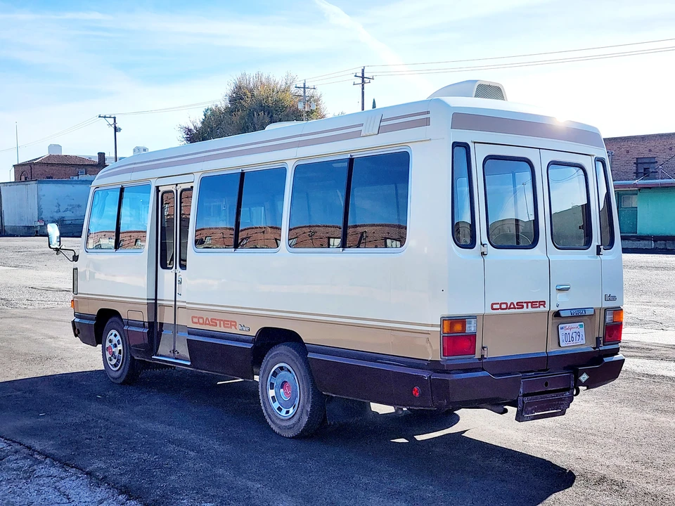 1989 Toyota Coaster 2nd Gen - Image 9 of 31