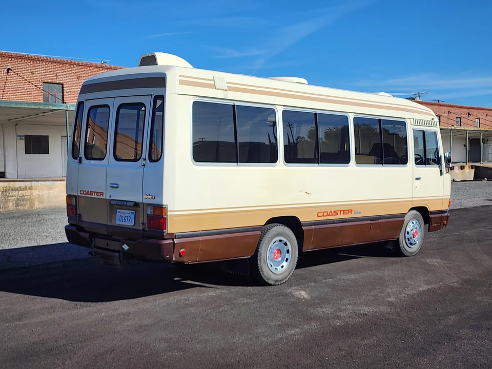 1989 Toyota Coaster 2nd Gen - Image 12 of 31