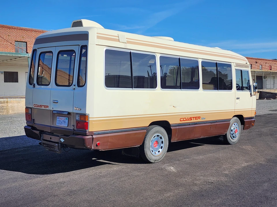 1989 Toyota Coaster 2nd Gen - Image 11 of 31