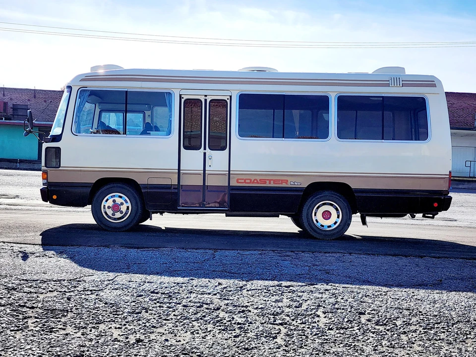 1989 Toyota Coaster 2nd Gen - Image 8 of 31