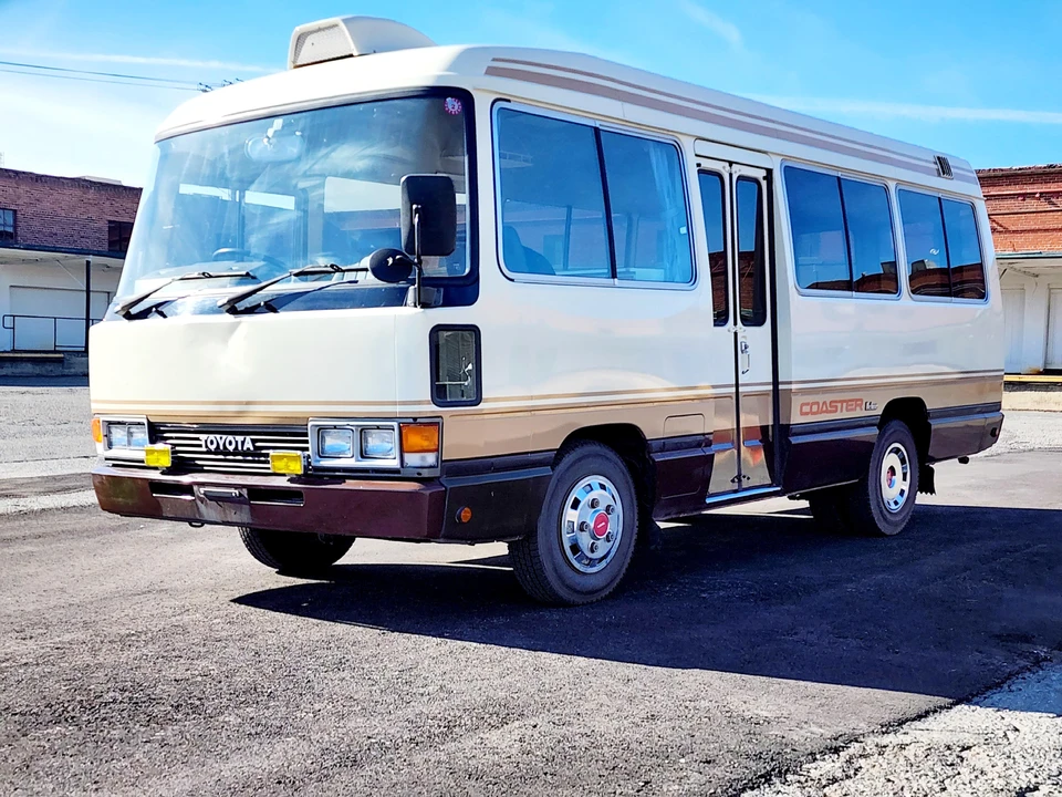 1989 Toyota Coaster 2nd Gen - Image 7 of 31