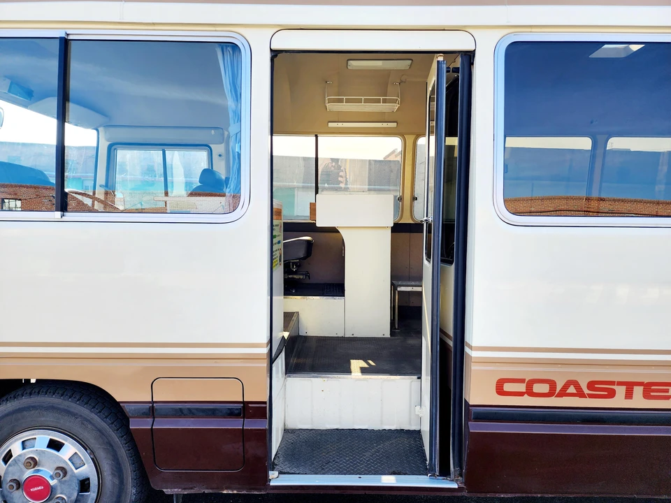 1989 Toyota Coaster 2nd Gen - Image 23 of 31