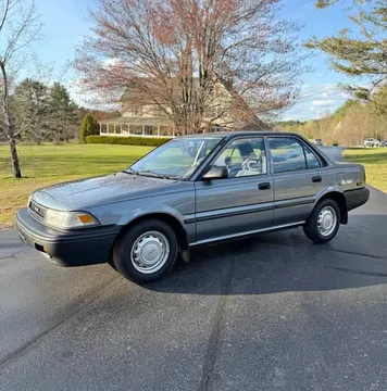 1989 Toyota Corolla Deluxe Sedan 4D