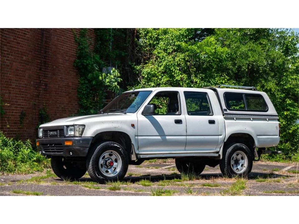 1989 Toyota Hilux 5th Gen - Image 12 of 31