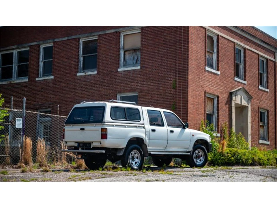 1989 Toyota Hilux 5th Gen - Image 16 of 31