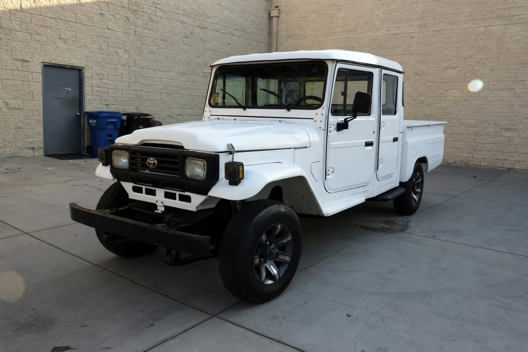 1989 Toyota Bandeirante - Image 2 of 31