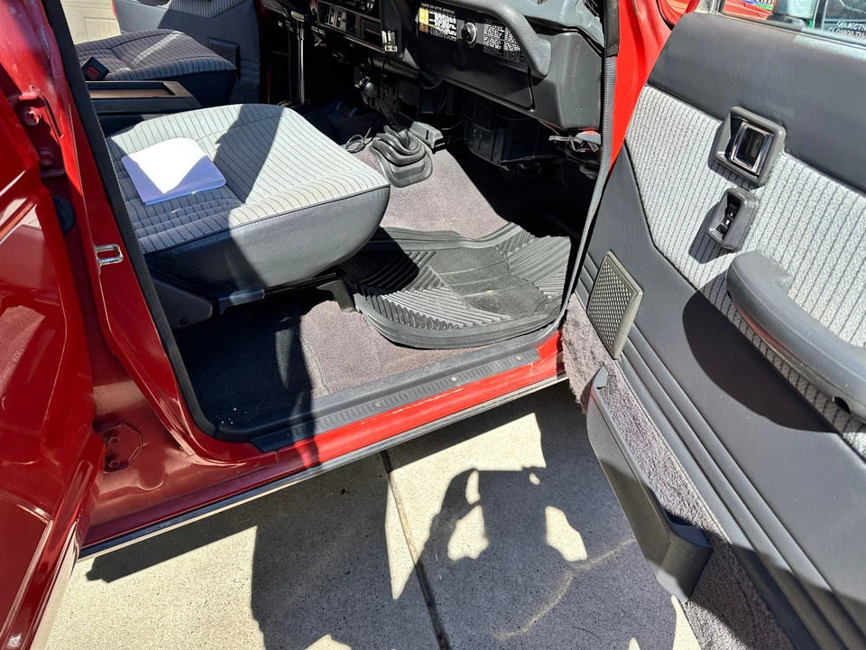 1989 Toyota J60 Land Cruiser - Image 18 of 22