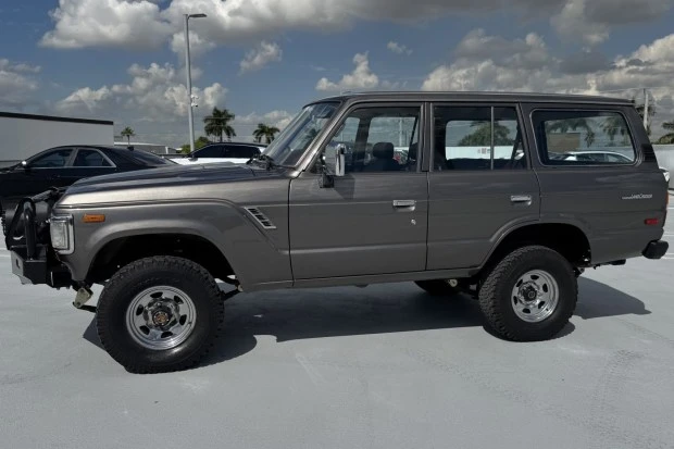 1989 Toyota J60 Land Cruiser - Image 3 of 7