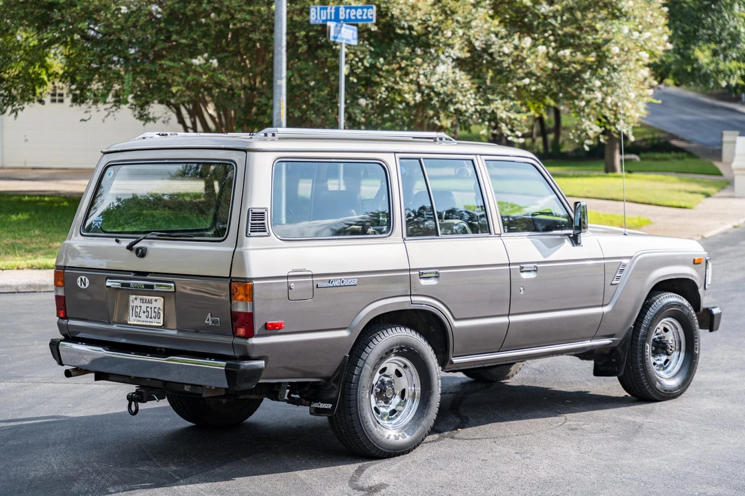 1989 Toyota J60 Land Cruiser - Image 7 of 31