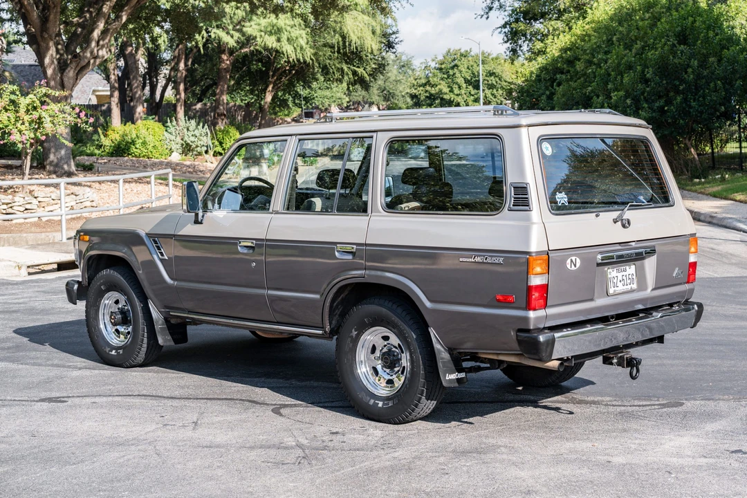 1989 Toyota J60 Land Cruiser - Image 10 of 31