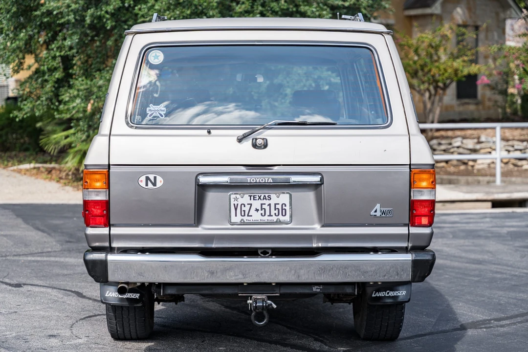 1989 Toyota J60 Land Cruiser - Image 9 of 31