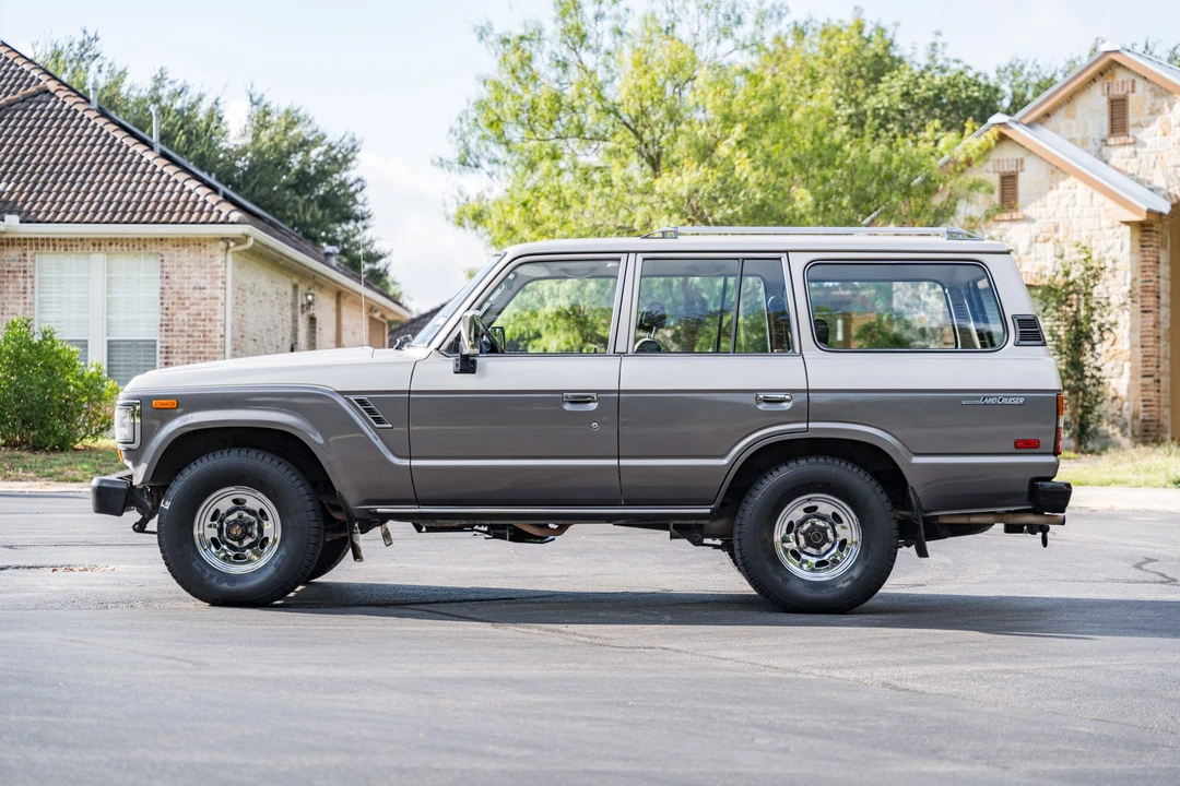 1989 Toyota J60 Land Cruiser - Image 11 of 31